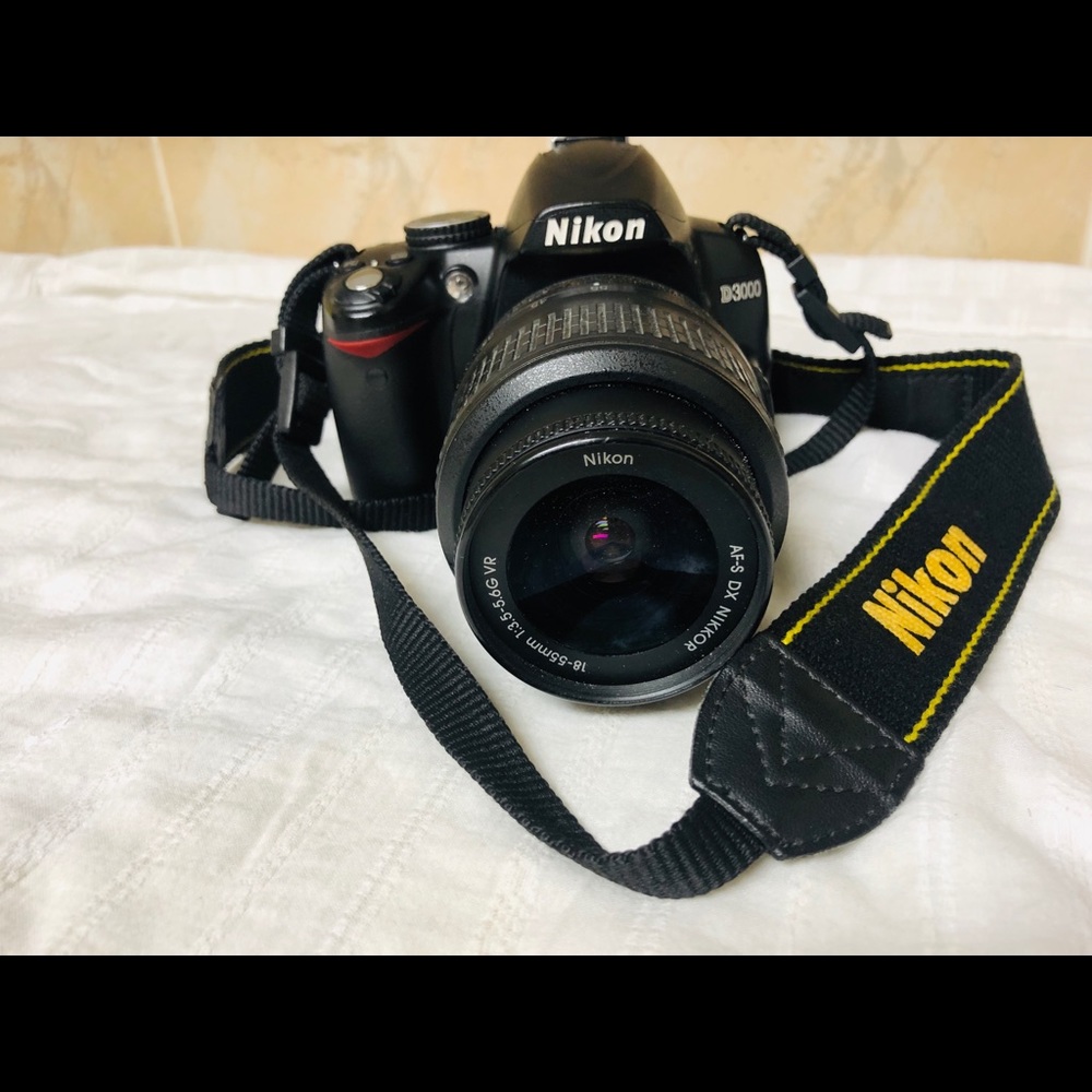 Nikon Camera - Picture 5 of 8